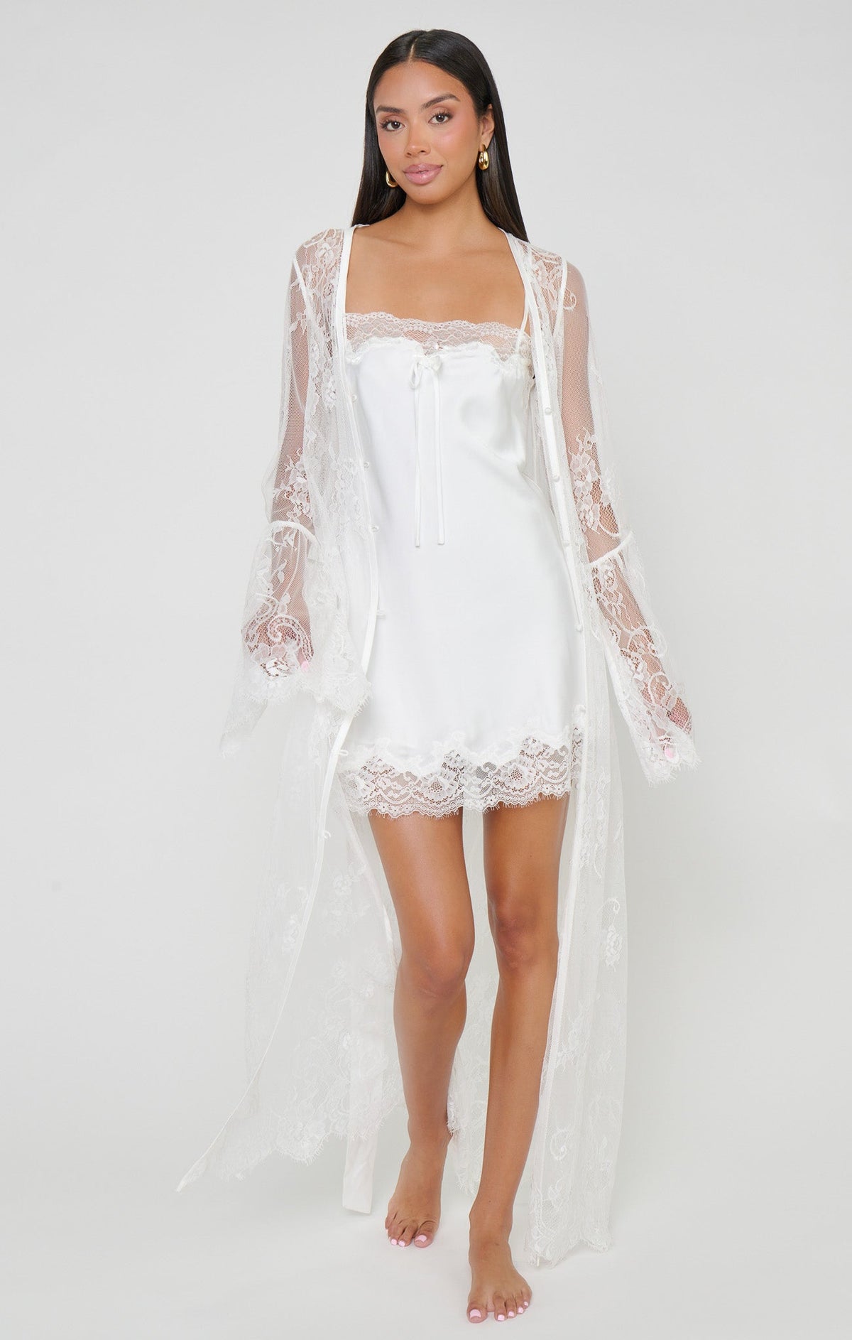 Alana Robe ~ White Lace