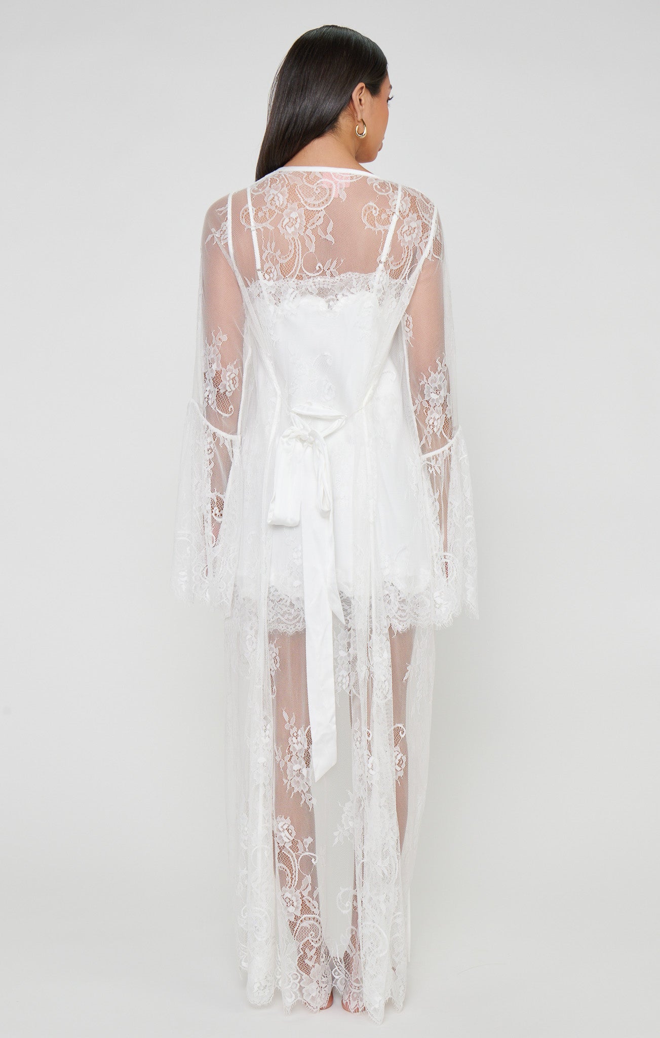 Alana Robe ~ White Lace