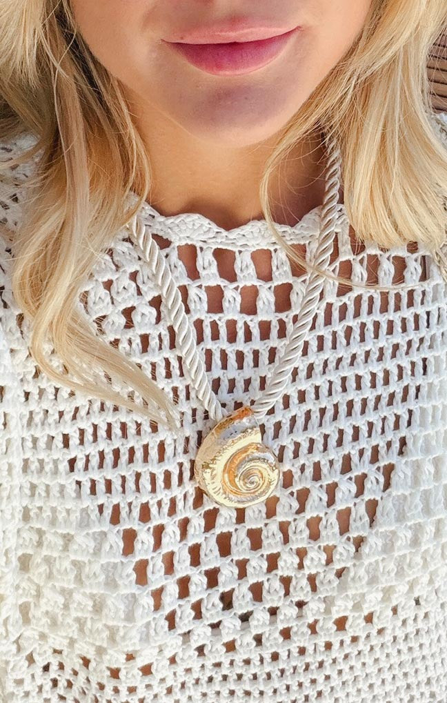 Seashell Rope Necklace ~ Gold